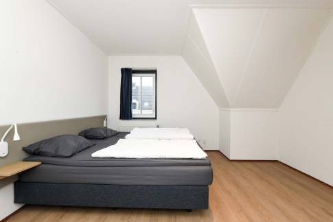 The Slaapkamer 2 of Type 8E1 - nr. 315 in Landal Esonstad