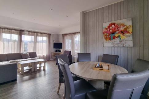 The Eetkamer of Type Eifel Comfort 6 - nr. 90 in Eifelpark Kronenburger See