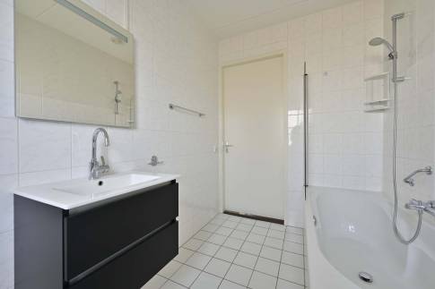 The Badkamer of Type 4B2 - nr. 110 in Landal Esonstad