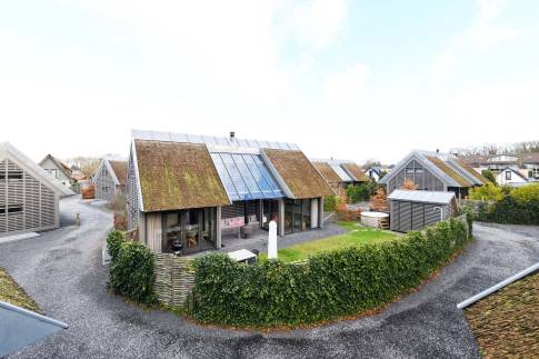 The Buiten of Type 8-persoons Wellness Tub & Sauna - nr. 13 in Vakantiepark Duynvoet