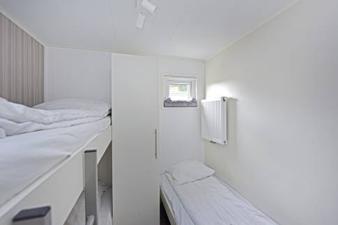 The Slaapkamer 2 of nr. 251 - type Panorama Chalet 5 in EuroParcs Gulperberg