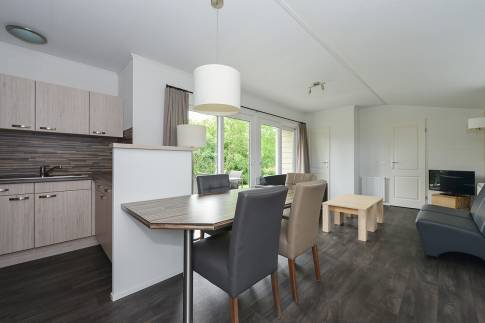 The Woonkamer of nr. 032 - type Reiger in Vakantiepark Giethoorn