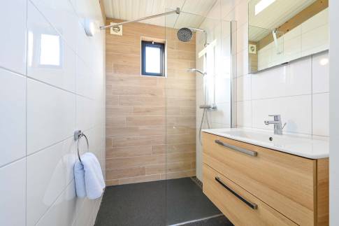 The Badkamer of Type Kooikers Comfort - nr. 46 in Roompot Ameland