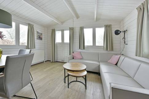 The Woonkamer of Type Buitenverblijf Wellness 4 - nr. 331 in Resort Arcen
