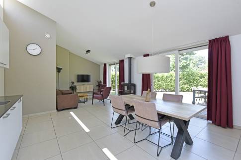 The Eetkamer of nr. 273 -  type Luxe Villa 4 in Resort Arcen