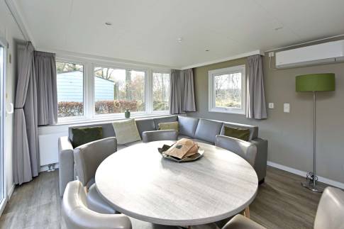 The Eetkamer of Type Buitenverblijf Comfort 5 - nr. 350 in Resort Arcen
