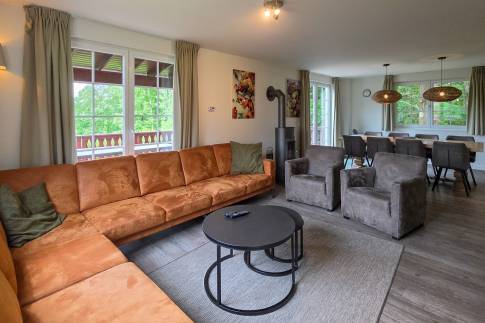 The Woonkamer of nr. 146 - type Astoria Luxe 8 in Eifelpark Kronenburger See
