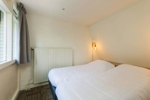 The Slaapkamer 1 of Type Comfort Classic - nr. 002 Anijs in Landal Bungalowpark Hoenderloo