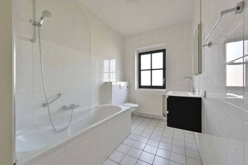 The Badkamer of Type 4B2 - nr. 110 in Landal Esonstad