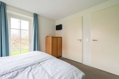 The Slaapkamer 1 of Type 16L - nr. 335 in Landal Beach Resort Ooghduyne