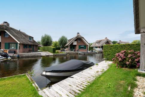 The Tuin of nr. 021 - type Breeuw 4 in Waterpark Belterwiede