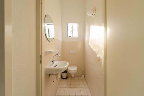 The Toilet of Type Bosvilla Comfort 6-7 - nr. 16 Moerbei in Landal Bungalowpark Hoenderloo