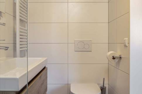 The Badkamer 1 of Type Strandlodge 8 - nr. 14 in Vakantiepark Boomhiemke