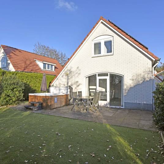 The Buiten of Type Wellness Villa 4 - nr. 79 in Resort Arcen