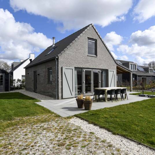 The Buiten of Type Bungalow - nr. 60 in Recreatiepark De Wielen