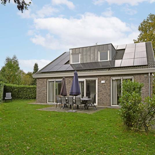 The Buiten of Type Wellness Zwembadvilla 8 - nr. 219 in Resort Arcen