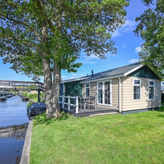 The Tuin of Type Oever Stern - nr. 34 in Vakantiepark Giethoorn