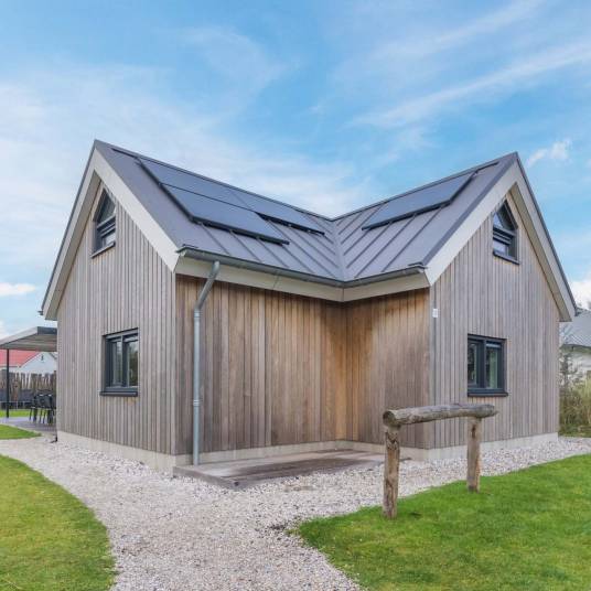 The Buiten of Type Strandlodge 8 - nr. 14 in Vakantiepark Boomhiemke